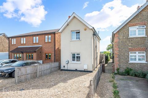 2 bedroom detached house for sale, Leatherhead Road, Chessington