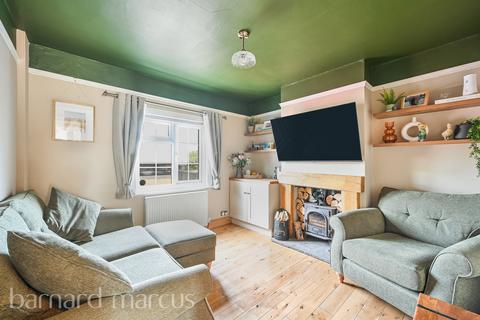 2 bedroom detached house for sale, Leatherhead Road, Chessington