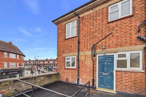 Field End Road, Pinner HA5