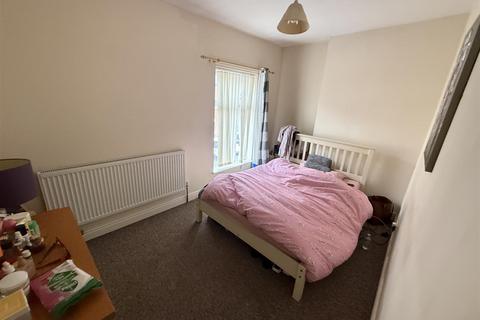 2 bedroom terraced house for sale, Victoria Crescent, Burton-On-Trent DE14