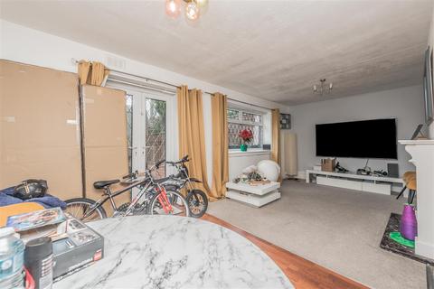 3 bedroom semi-detached house for sale, Wellstone Gardens, Bramley, Leeds