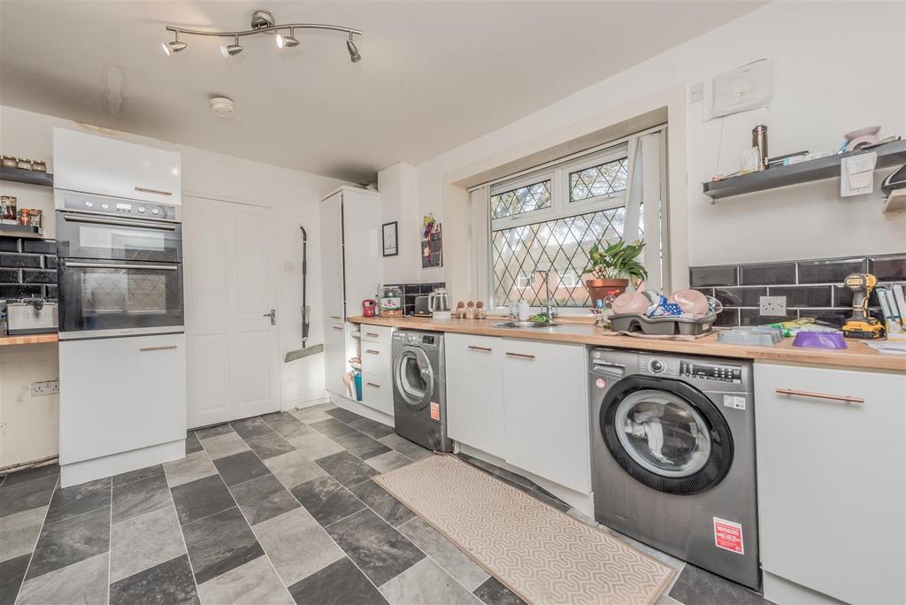 Fitted Kitchen: