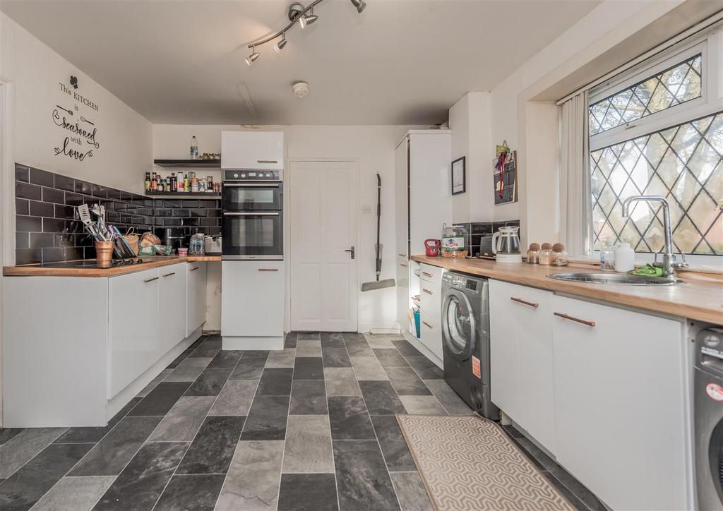 Fitted Kitchen: