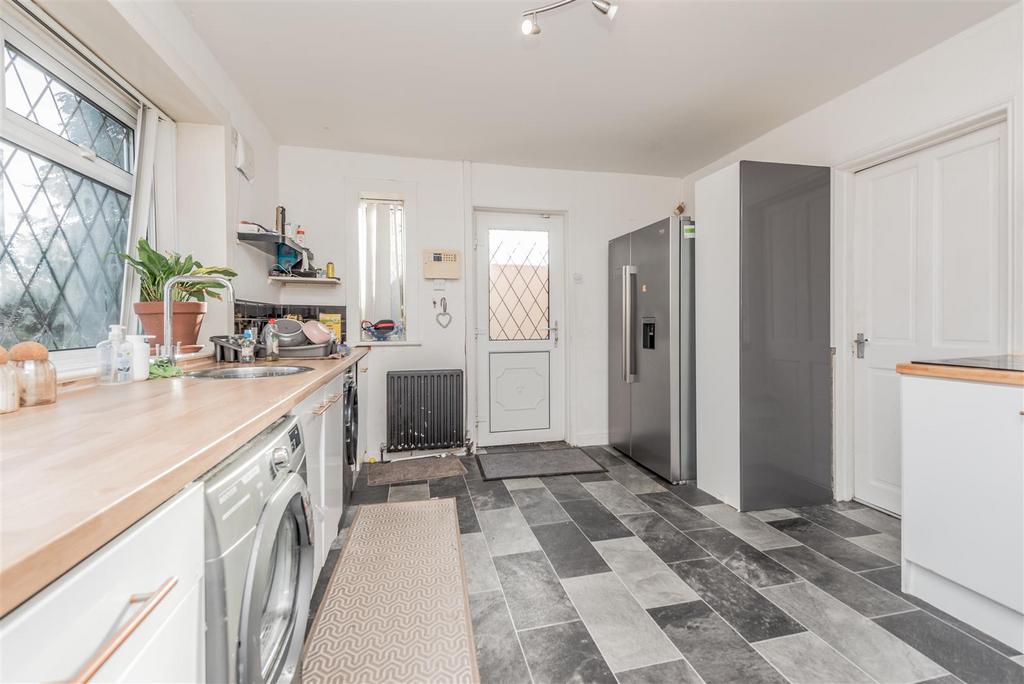Fitted Kitchen: