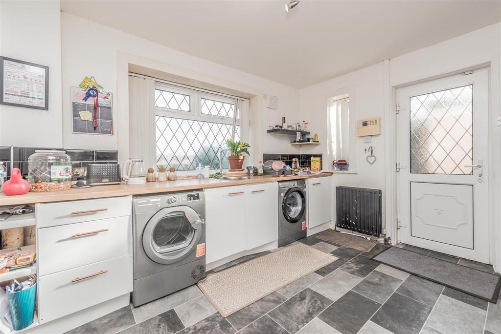 Fitted Kitchen: