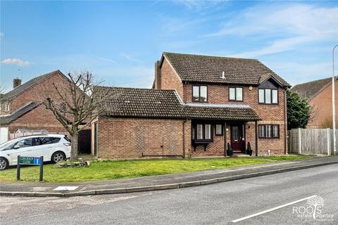 4 bedroom detached house for sale, Corderoy Close, Berkshire RG19