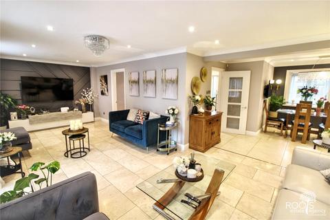 4 bedroom detached house for sale, Corderoy Close, Berkshire RG19