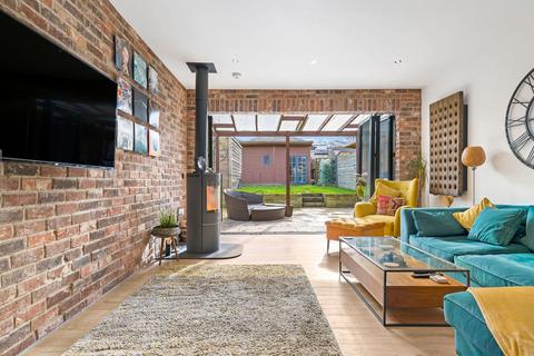 undefined, Park Terrace, Brightons, FK2