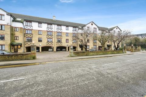 Viersen Platz, Peterborough