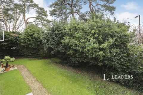 2 bedroom flat to rent, Warsash Road, Southampton, SO31