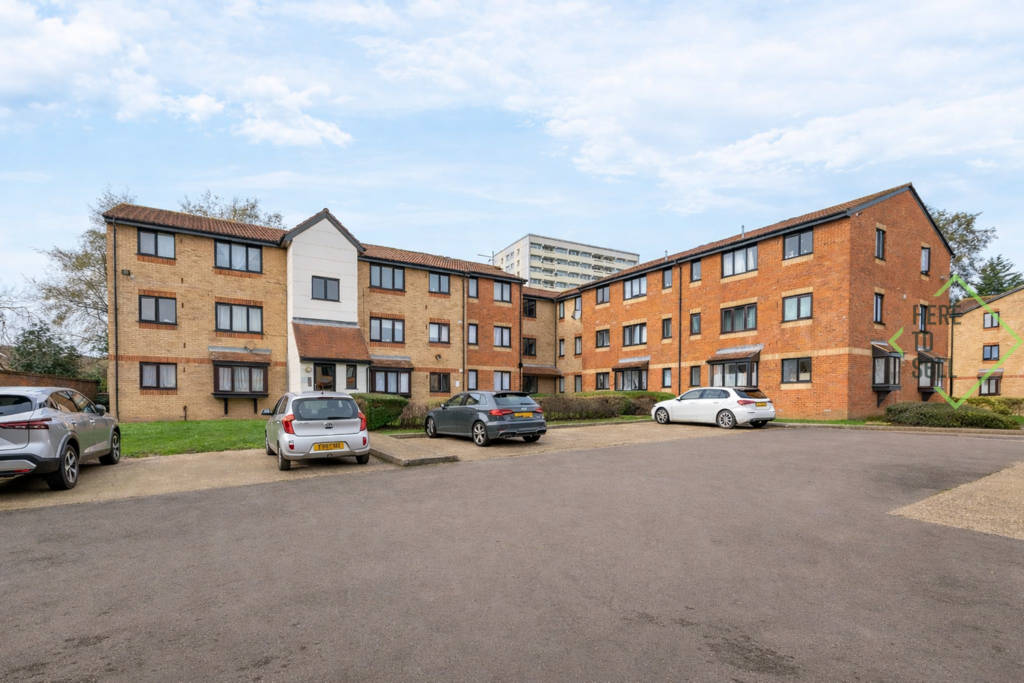 Magpie Close, Enfield EN1 (3)
