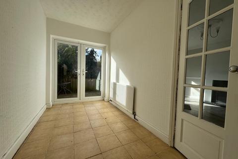 3 bedroom terraced house to rent, Fountains Road, Walsall WS3