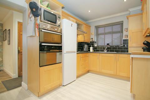 3 bedroom bungalow for sale, Glendale Drive, Wibsey, Bradford, BD6