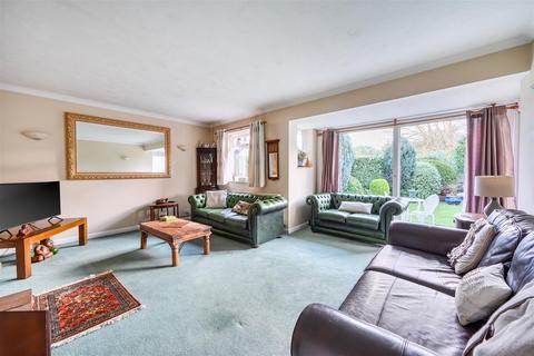 undefined, Howard Close, West Horsley