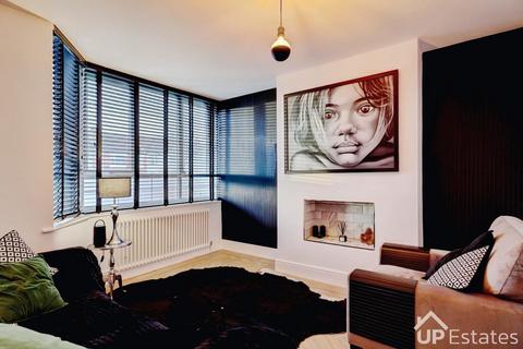undefined, Queen Isabels Avenue, Cheylesmore, Coventry