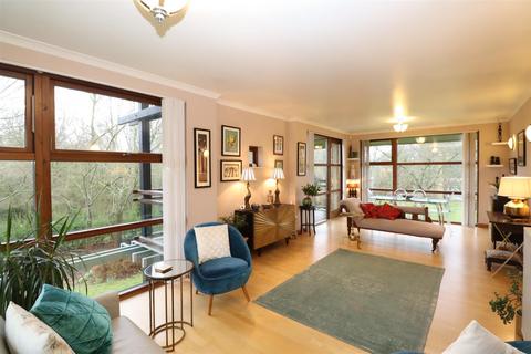 undefined, Woodward Place, Loughton Lodge