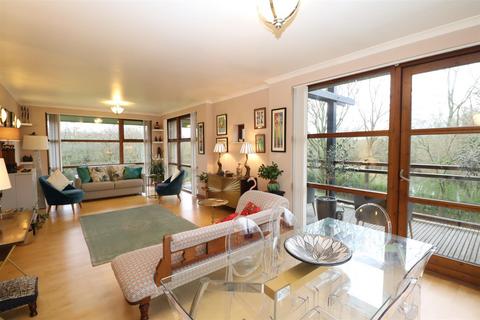 undefined, Woodward Place, Loughton Lodge