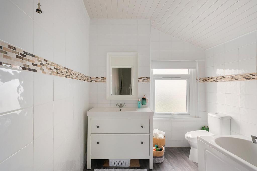 2 Q2 RBR - Bathroom C.jpg