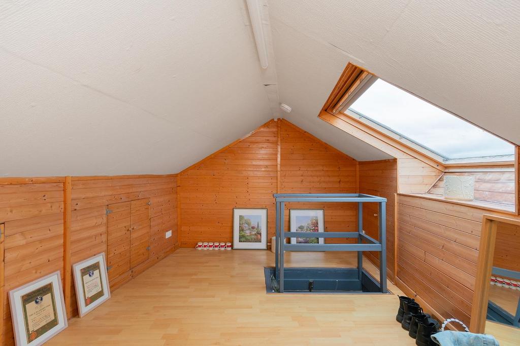 2 Q2 RBR - Loft Room A.jpg