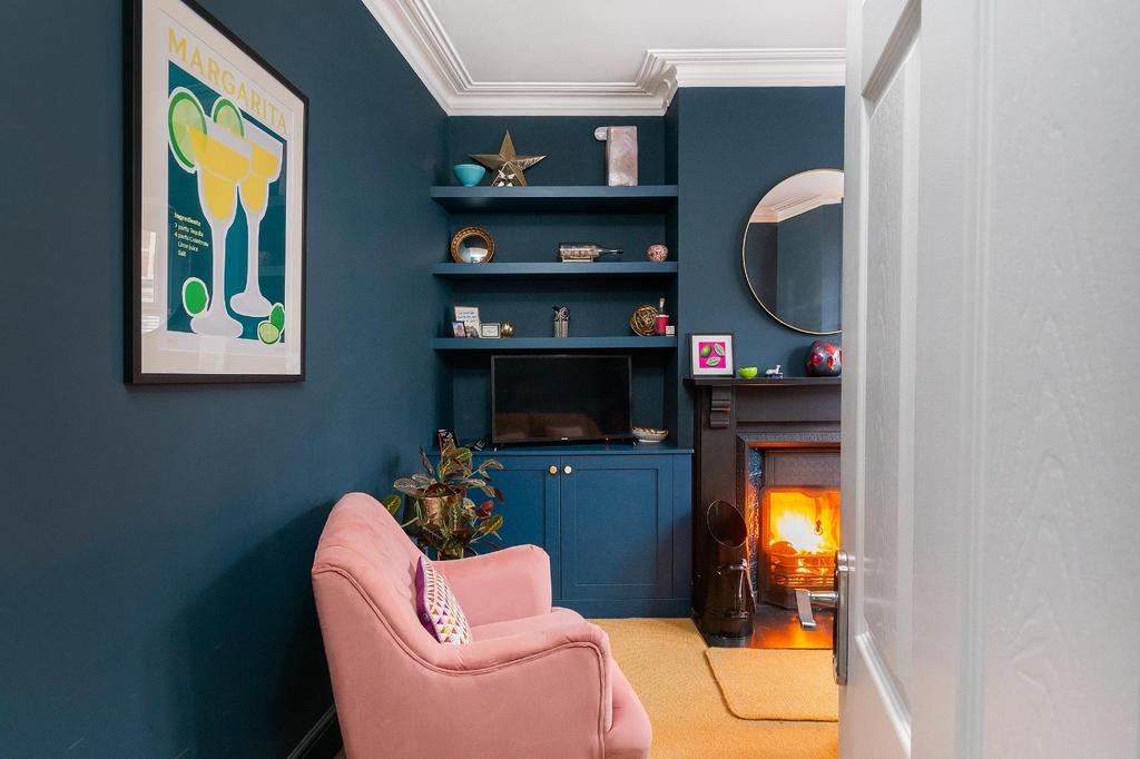 2 Q2 RBR - Living Room E.jpg