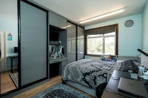 3 bedroom house for sale, Western Avenue, London W3