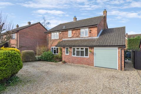 4 bedroom detached house for sale, Fennemore Close, Aylesbury HP18