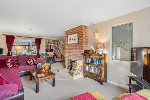 4 bedroom detached house for sale, Fennemore Close, Aylesbury HP18