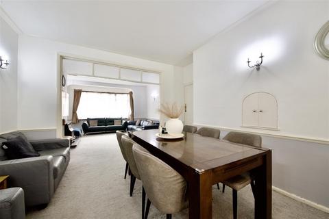 3 bedroom house for sale, Dereham Road, Barking IG11