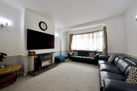 3 bedroom house for sale, Dereham Road, Barking IG11