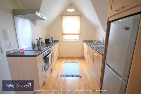 2 bedroom flat to rent, Wolverton Gardens, London W5