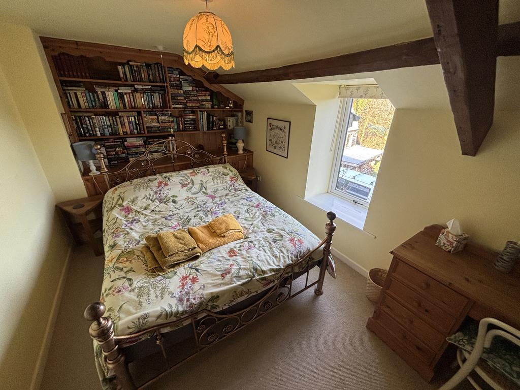 Front bedroom 2