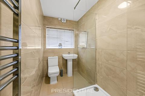 2 bedroom flat for sale, Petersen Court Lower Road, Loughton IG10