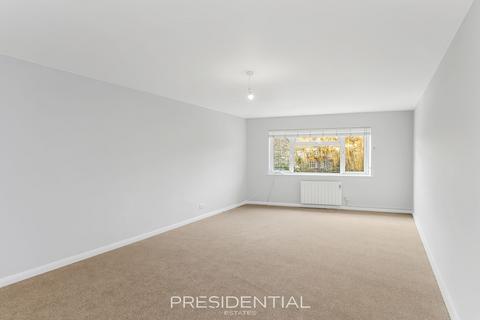2 bedroom flat for sale, Petersen Court Lower Road, Loughton IG10