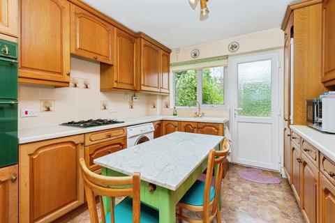 3 bedroom detached house for sale, Langdon Avenue, Aylesbury