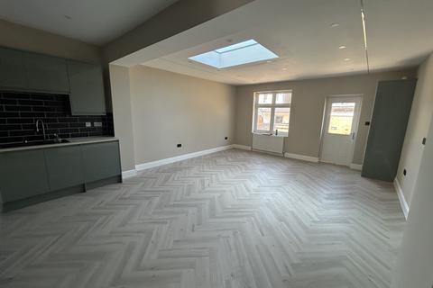 3 bedroom terraced house for sale, Lowbrook Road, ILFORD IG1