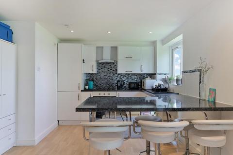 2 bedroom apartment to rent, Ferguson Close, Isle of Dogs, London, E14