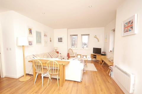 2 bedroom apartment to rent, Houseman Crescent, West Didsbury, Manchester