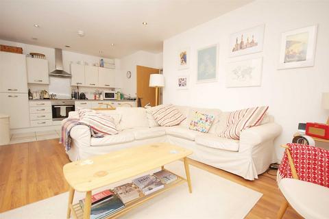 2 bedroom apartment to rent, Houseman Crescent, West Didsbury, Manchester