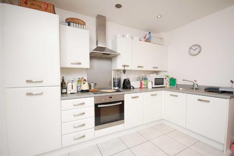 2 bedroom apartment to rent, Houseman Crescent, West Didsbury, Manchester