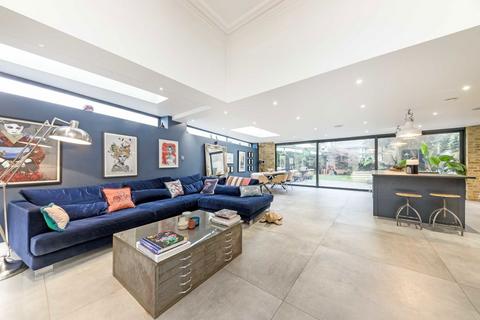 undefined, Wolseley Gardens, London W4