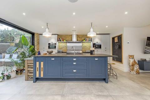 undefined, Wolseley Gardens, London W4