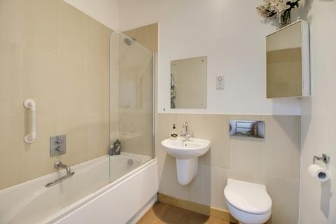 2 bedroom ground floor flat for sale, Cherrydown East, Basildon, SS16