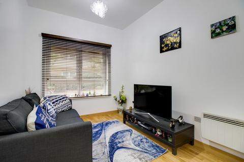 2 bedroom ground floor flat for sale, Cherrydown East, Basildon, SS16