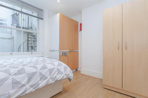 Studio to rent, St Petersburgh Pl, London W2