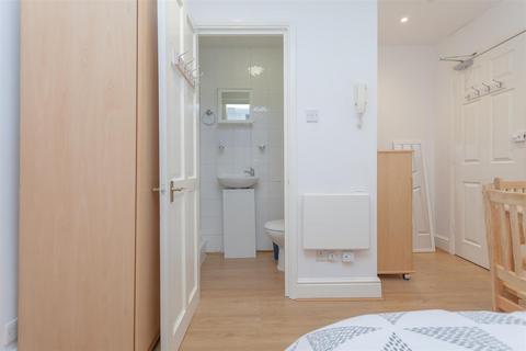 Studio to rent, St Petersburgh Pl, London W2