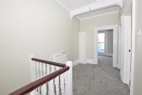 2 bedroom flat to rent, Park Road, Bognor Regis, PO21