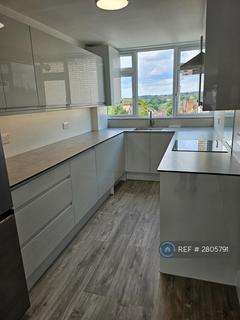 2 bedroom flat to rent, Irvin Point, London, N3
