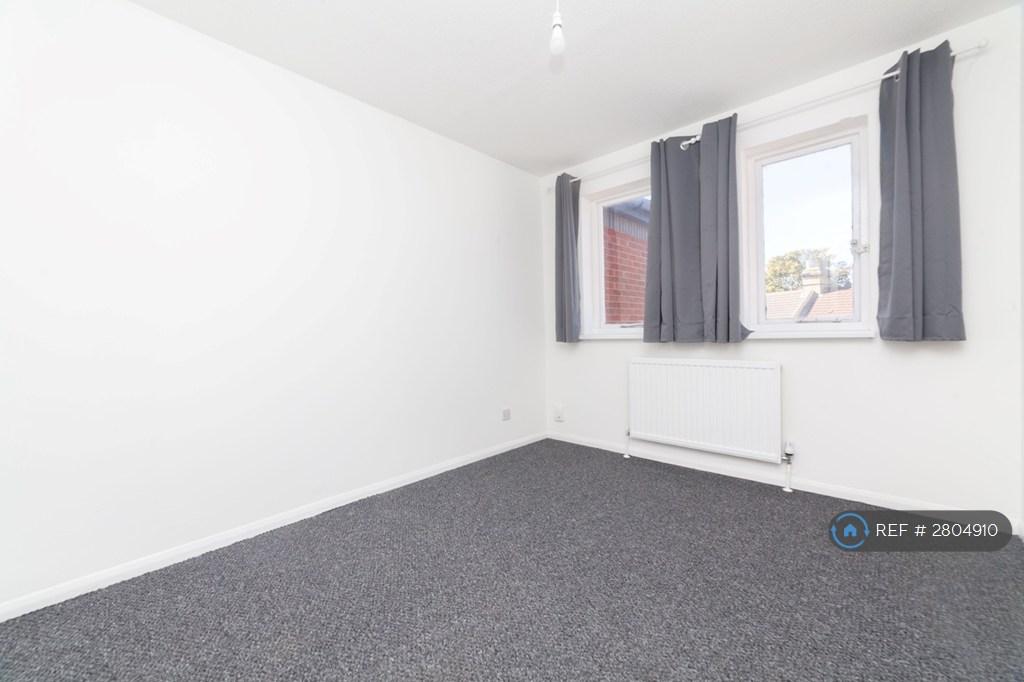 Room 1  - Modern And Freshly Painted