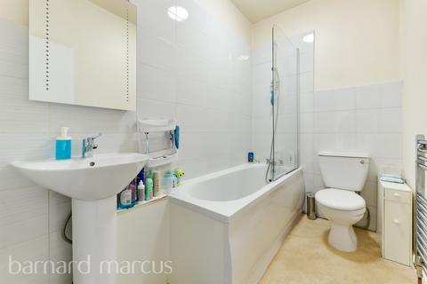 1 bedroom flat for sale, Robinson Road, London