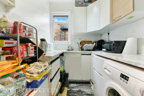 1 bedroom flat for sale, Robinson Road, London